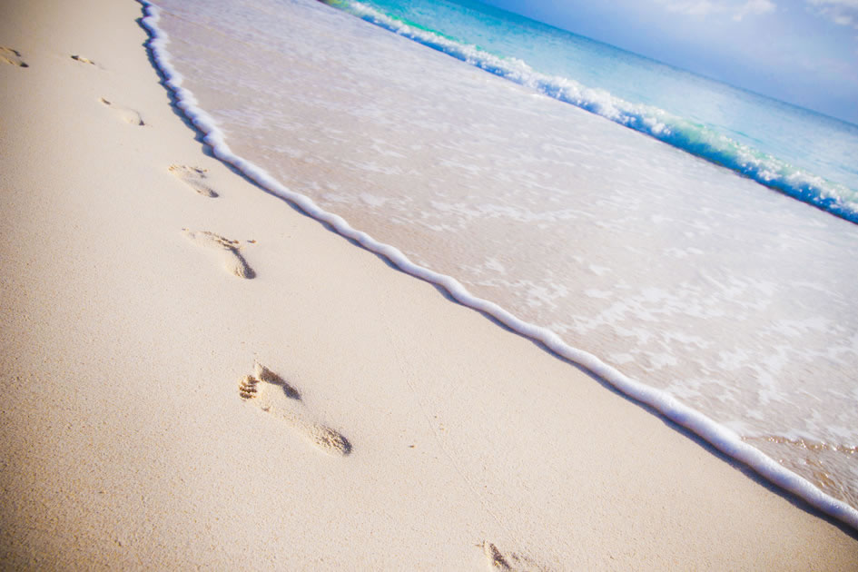 Footprints on 7-Mile Beach, Grand Cayman