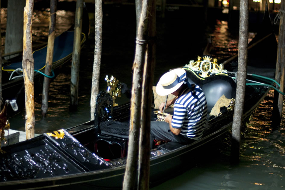 Gondolier, Venice