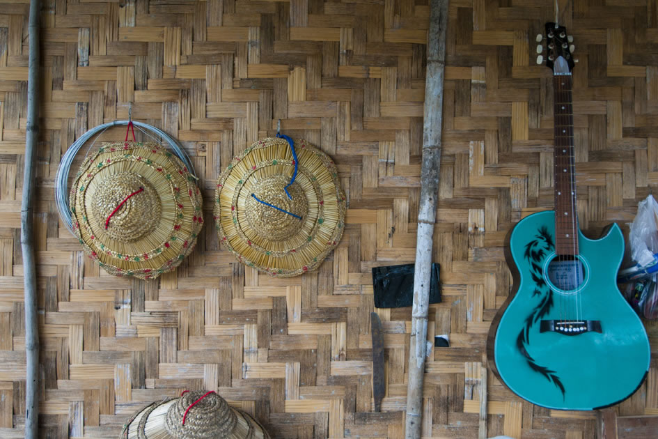 Items hanging on the wall, Inle Lake