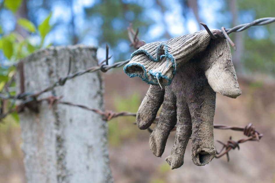 Worn glove, Sagada