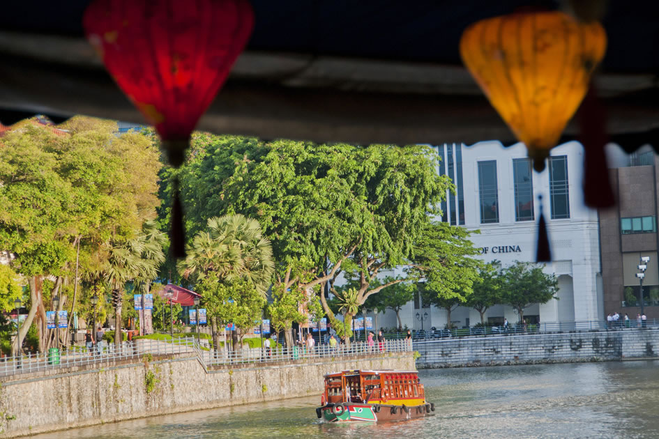 Boat cruise in downtown Singapore